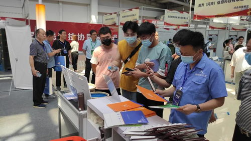 科技军民协同 创新驱动发展——河南省副省长霍金花莅临蓝翎环科展区参观指导